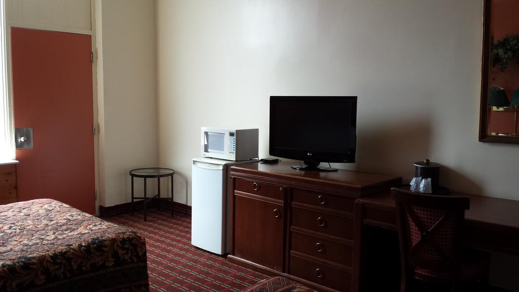 Midtown Hotel Пари Саунд Екстериор снимка